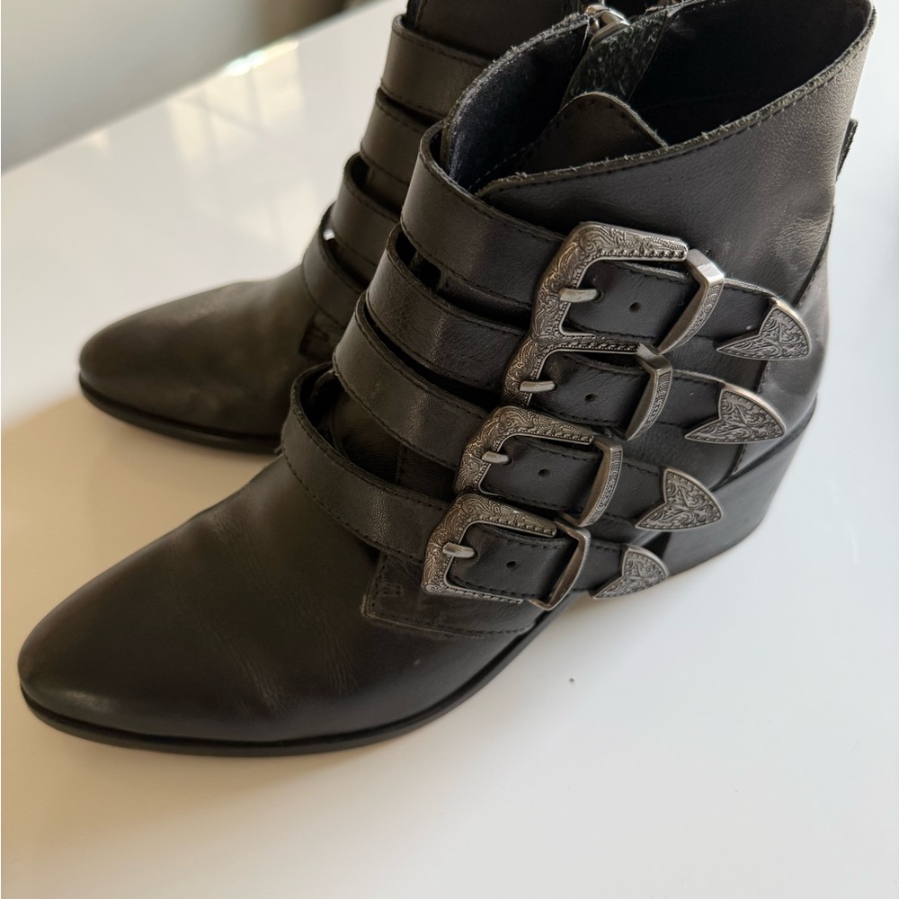 Steve Madden Black Buckle Boots